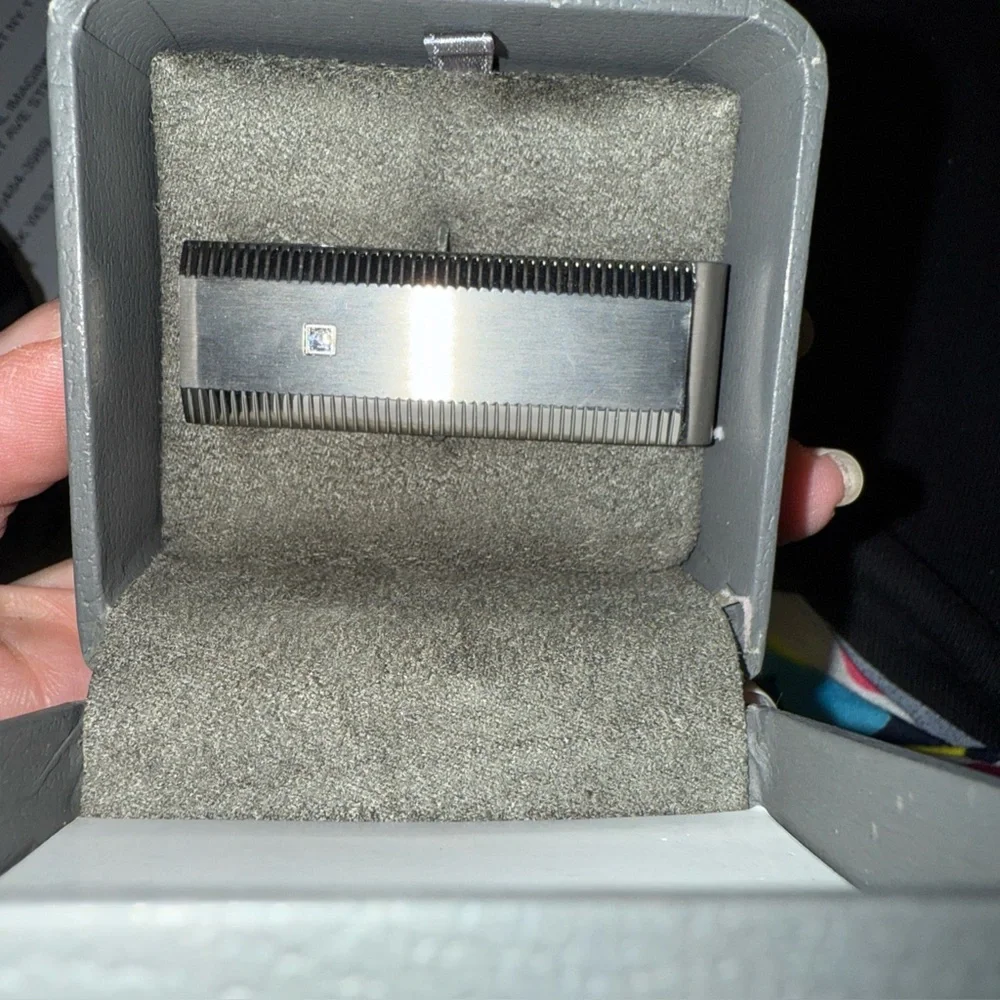 Silver Men's money clip with Diamond Accent